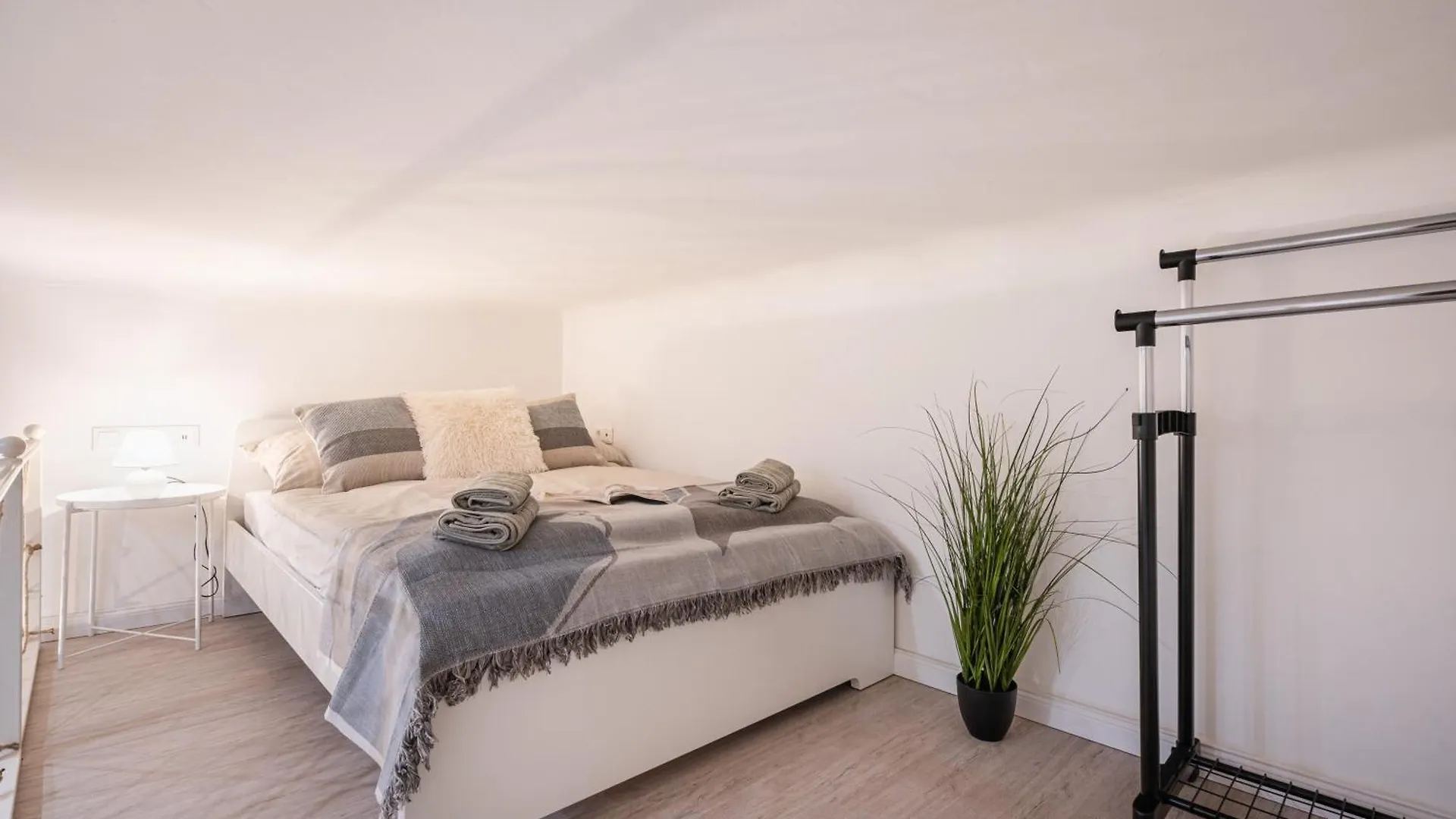 Mira Holiday Apartment Budapest 0*,  Magyarország