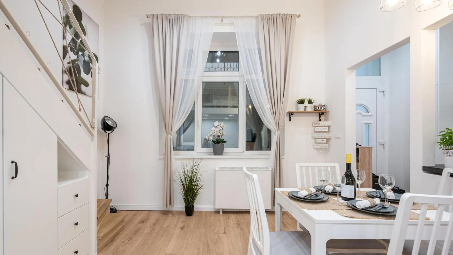 Mira Holiday Apartment Budapest