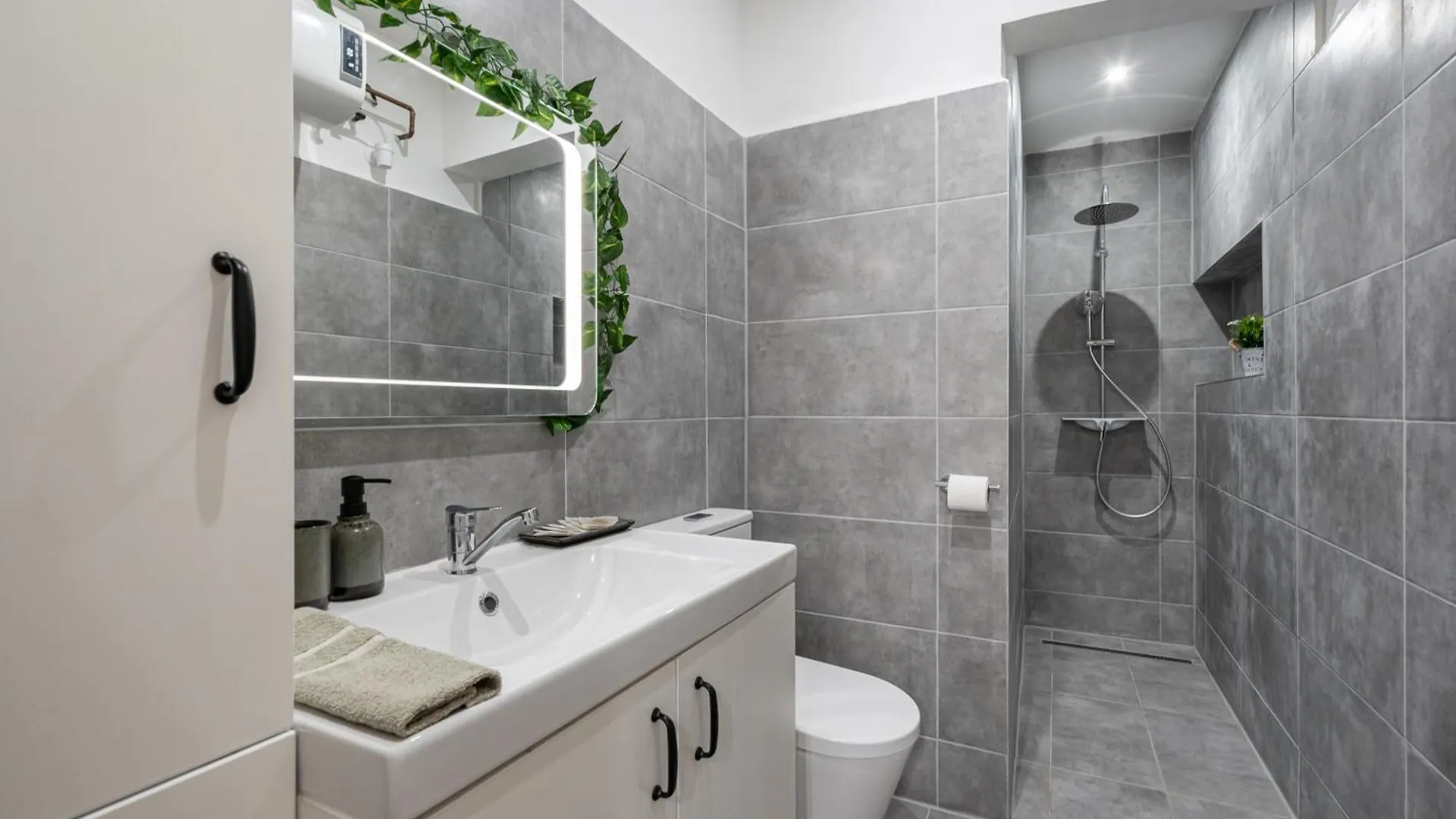 Mira Holiday Apartment Budapest 0*,